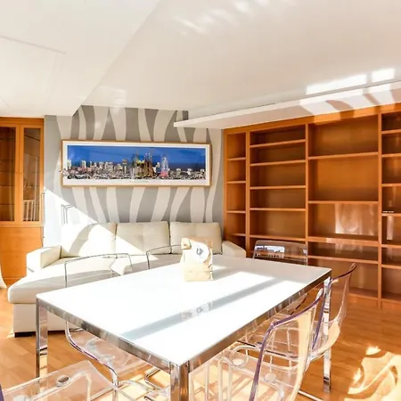Luminous 2 Bedroom Next To Sagrada Familia *
