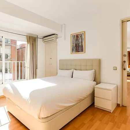 Luminous 2 Bedroom Next To Sagrada Familia * Barcelona