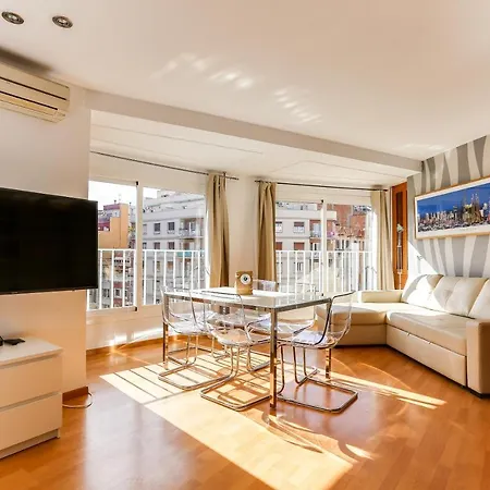 Luminous 2 Bedroom Next To Sagrada Familia *