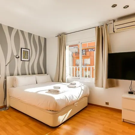 Luminous 2 Bedroom Next To Sagrada Familia *